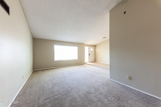 Foto del edificio - 6202 W Sunnyside Dr