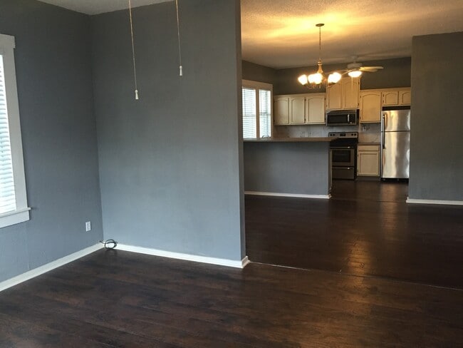 Photo - West Tampa Bungalow - Near UT & Downtown House