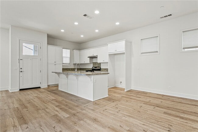 Building Photo - 210 W Tribella Ct