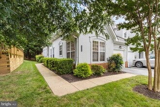 Building Photo - 8806 Howard Forest Ln