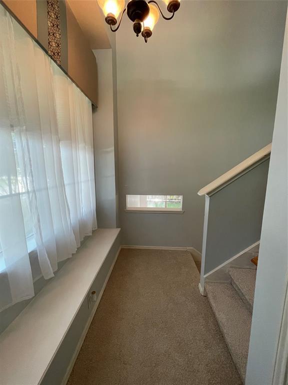 Building Photo - 3 Jenny Wren Ct