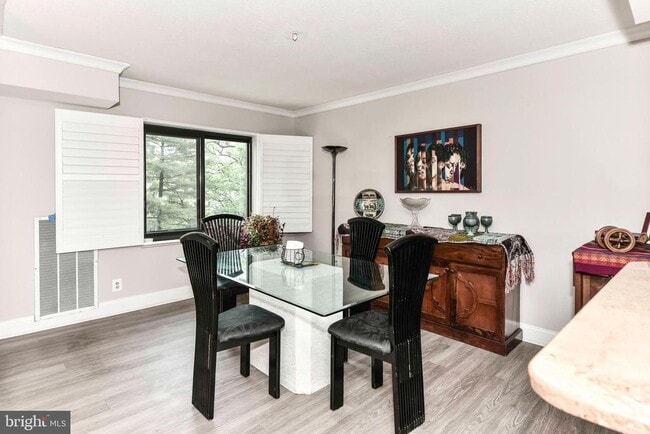 Foto del edificio - 309 Yoakum Pkwy