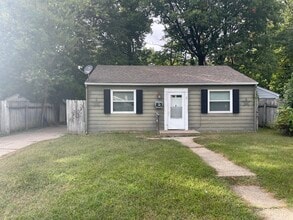 Building Photo - 915 40th St Ct