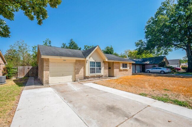 Foto del edificio - 5326 Heathercrest Dr