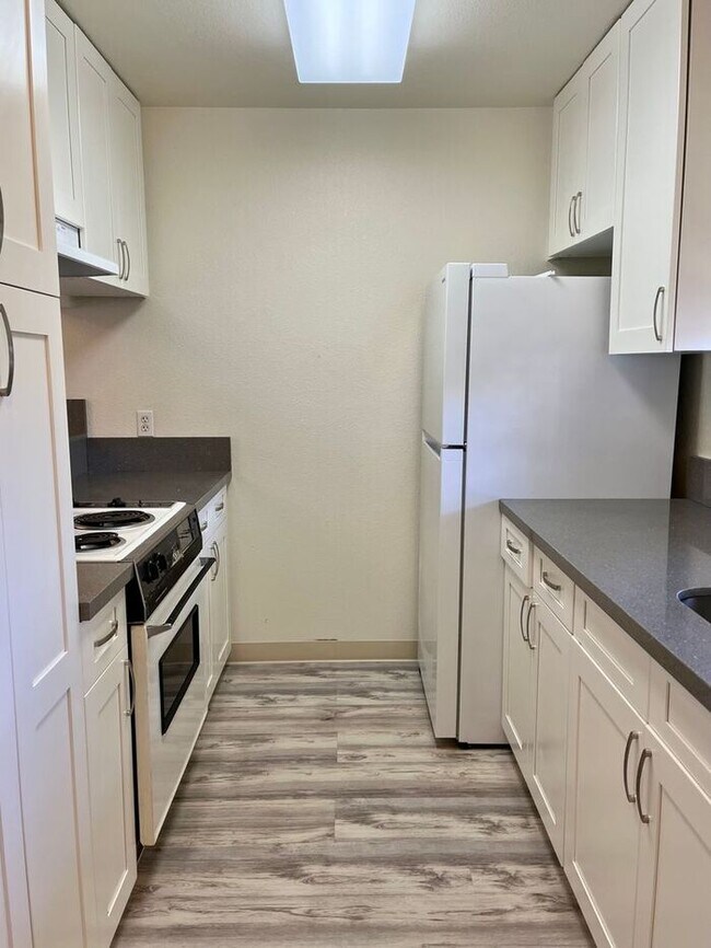 Foto del edificio - Waikele - 2 Bed, 2 Bath Town Home with 2 Parking Spaces