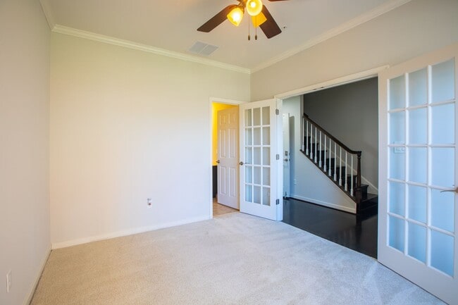 Building Photo - Spacious 4 BR/3.5 BA Townhome in Gaithersb...