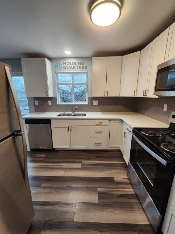 Building Photo - 12421 E Riverside Ave