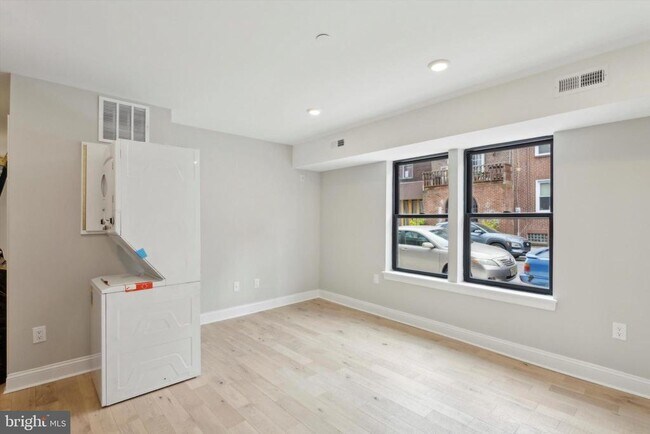 Building Photo - 1164 S 18th St