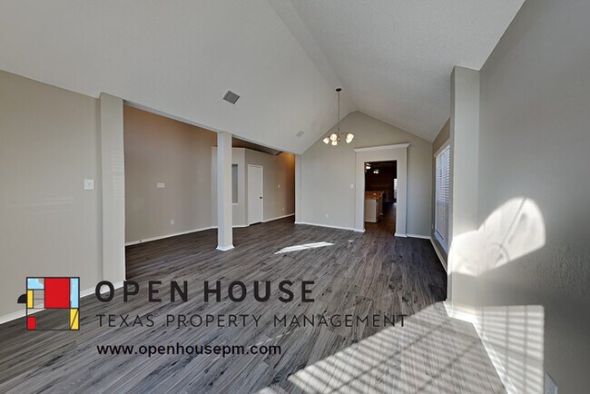 Foto del edificio - 4955 Tulip Ln, Fort Worth