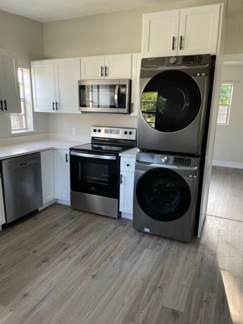 Foto del edificio - 120-120 Stephenson Dr