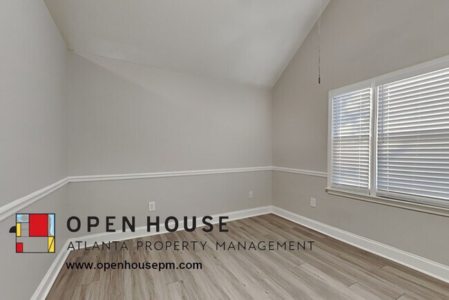 Building Photo - 10485 Willow Meadow Cir, Alpharetta