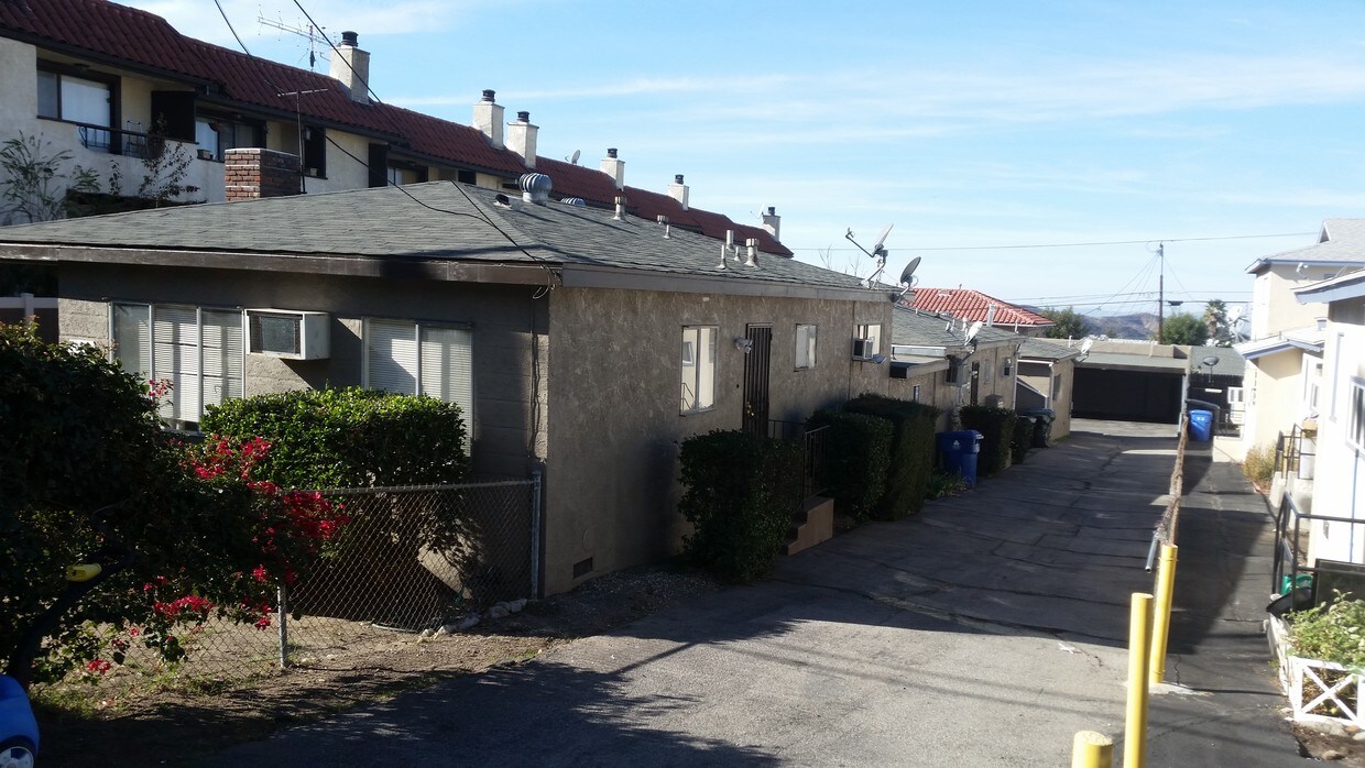 Foto del edificio - 10153 Samoa Ave