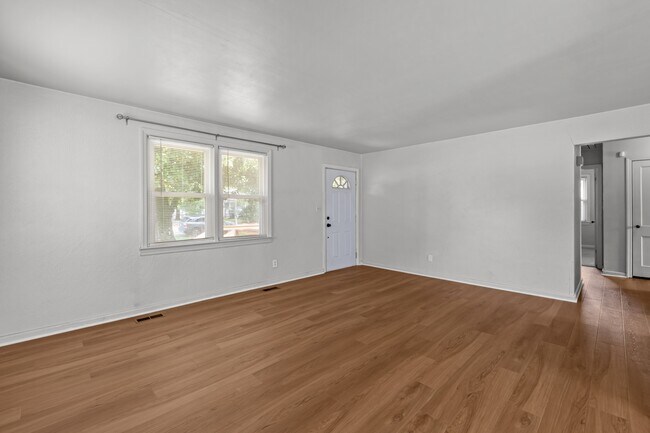 Building Photo - 1216 Olive Rd