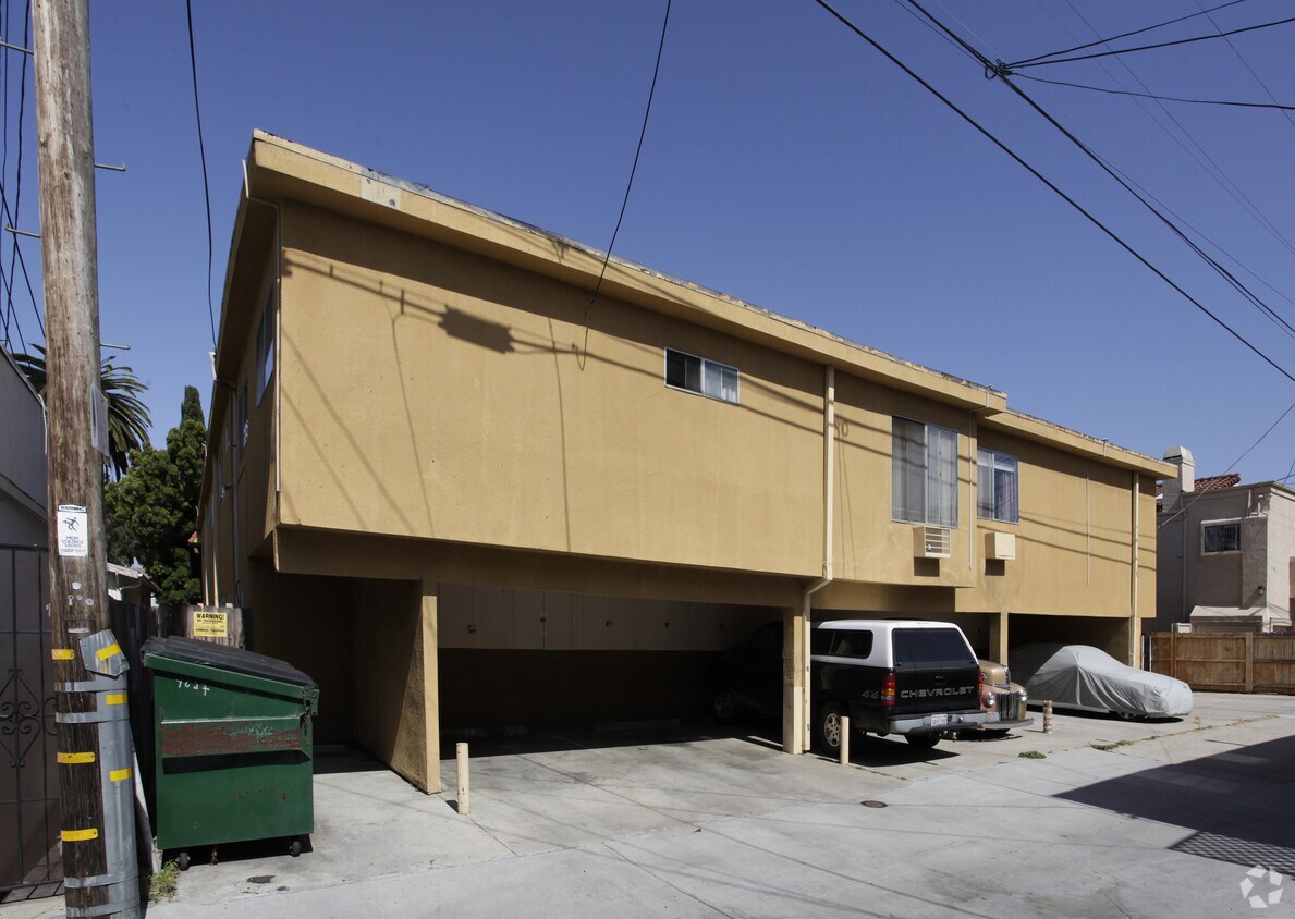 Foto del edificio - 4627 Campus Ave