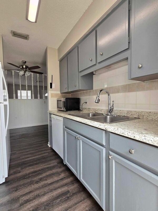Foto del edificio - 835 Castle Way