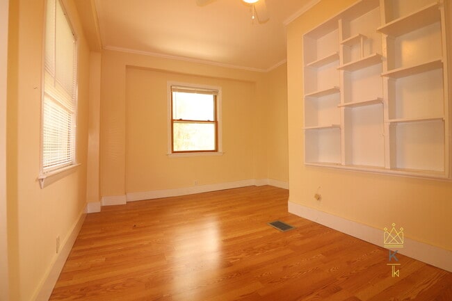 b1 - 111 Longwood Ave