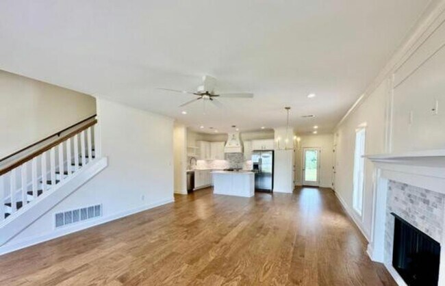Foto del edificio - 4 BR Southaven- The Cottages at Silo Squar...