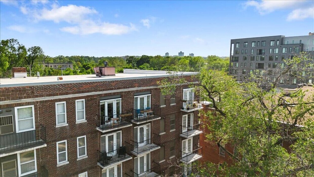 Primary Photo - 5630 Pershing Ave