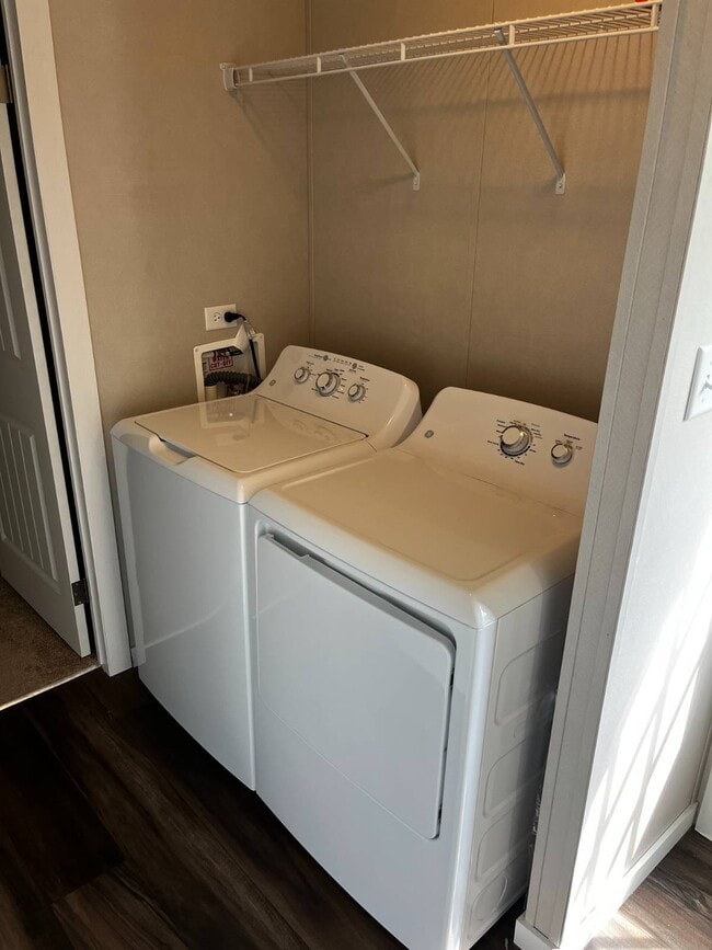 Building Photo - 4900 SE 102nd Pl