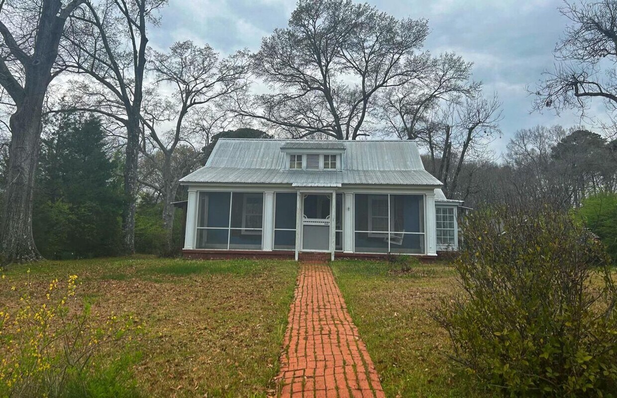 Primary Photo - 1511 North Main St, Water Valley, MS