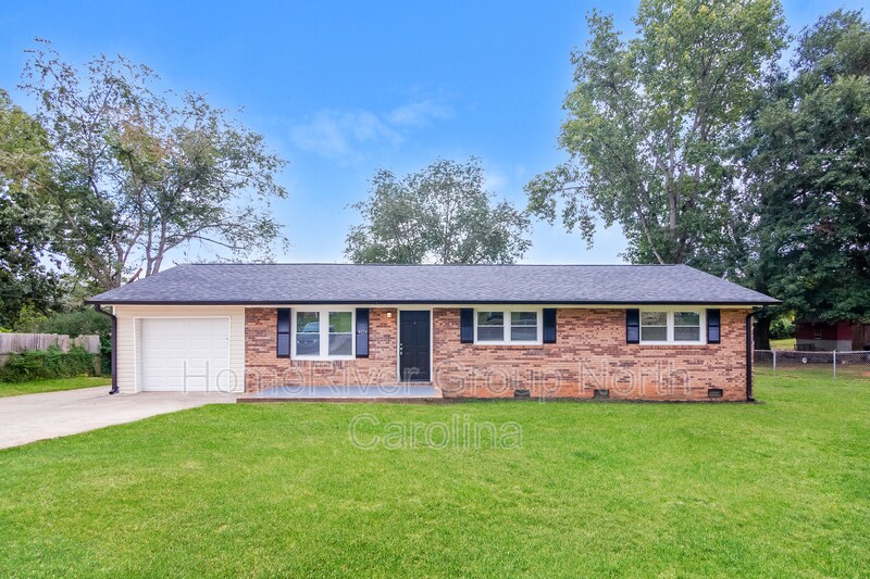 Foto principal - 4026 Angus Dr