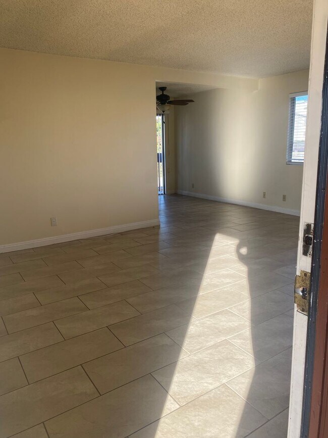 Foto del edificio - 4407-4407 Farquhar Ave