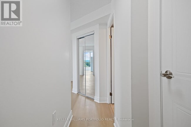 Building Photo - 1110-1110 Walden Cir