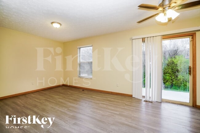 Building Photo - 3953 Highland Bluff Dr