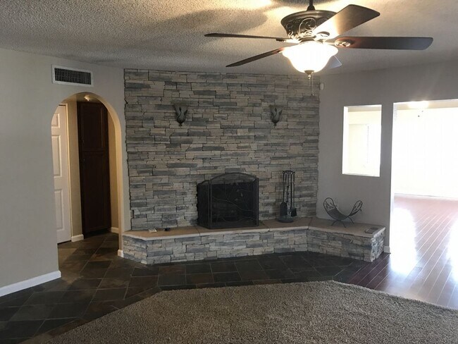 Building Photo - GILBERT AND UNIVERSITY