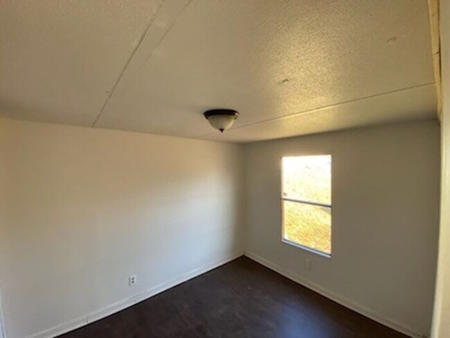 Foto del edificio - Newly renovated! Must see! SECTION 8 OK!