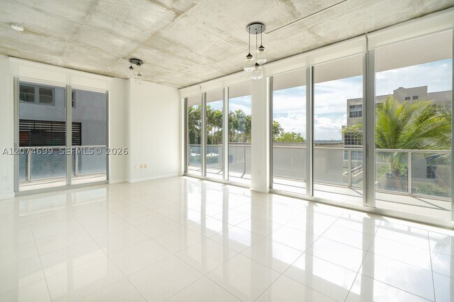 Foto del edificio - 3470 E Coast Ave