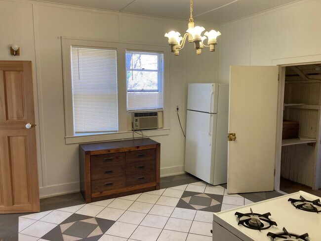 Foto del edificio - 1015 Manitou Ave