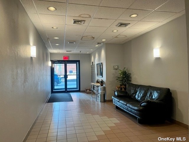 Foto del edificio - 213-02 42nd Ave
