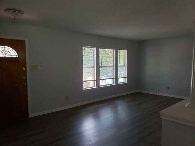 Foto del edificio - 425 Twin Point Creek