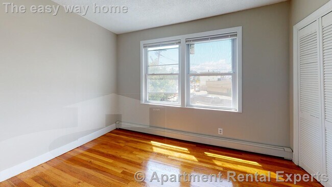 Foto del edificio - 280 McGrath Hwy