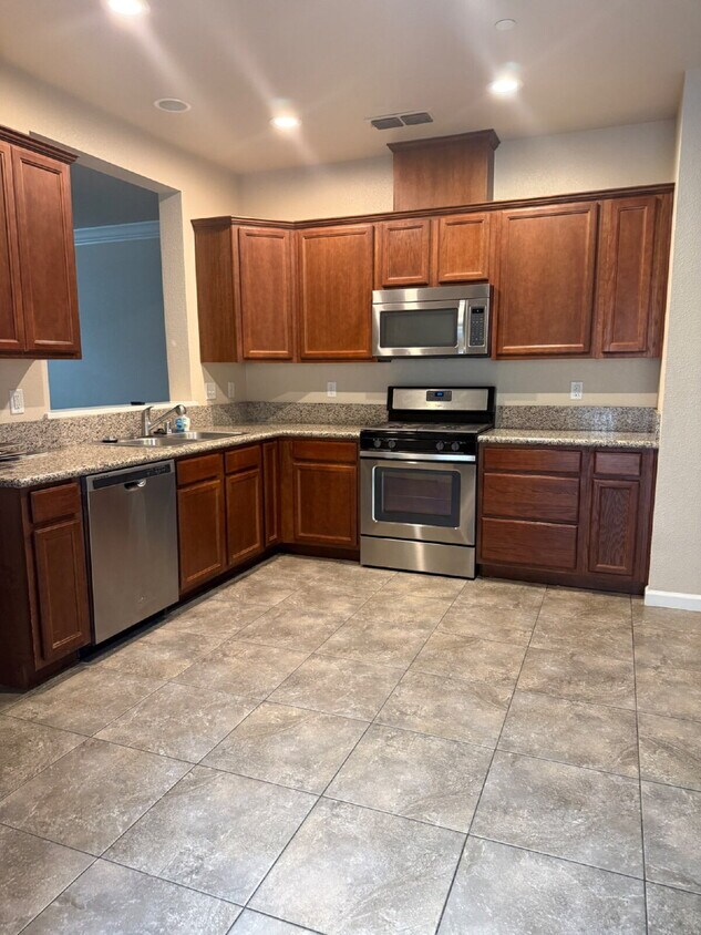 Building Photo - 669 Mission De Oro Dr