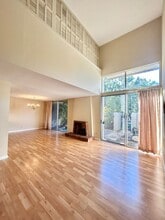 Building Photo - 9 Meadow Park Cir