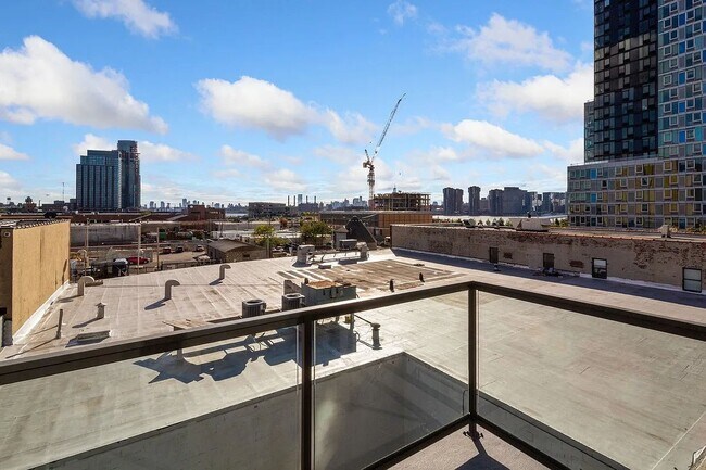 Foto del edificio - 2-22 51st Avenue