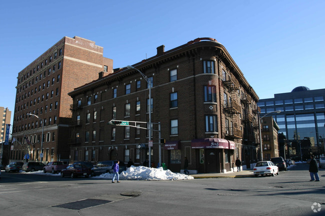 Building Photo - 118-124 Ward St