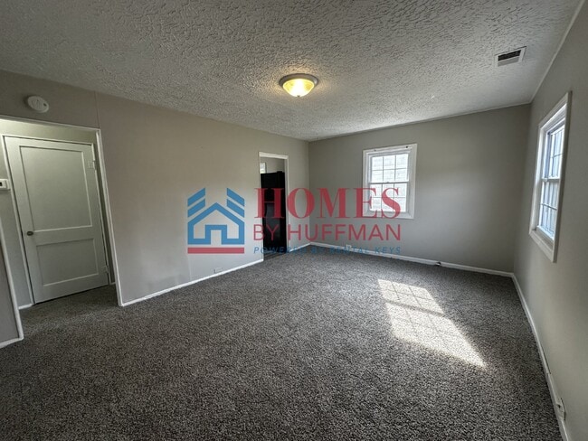 Building Photo - Two Bedroom House | Northside