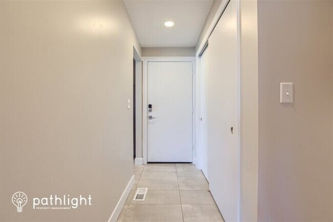 Building Photo - 409 E 10185 S, Sandy, UT, 84070