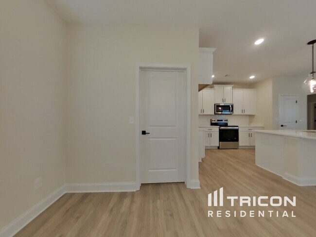 Foto del edificio - 615 Cantrell Dr