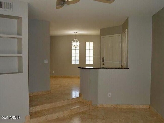 Foto del edificio - 3235 E Camelback Rd