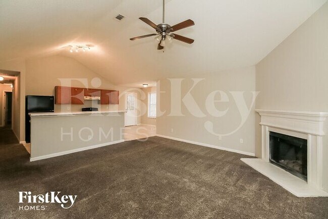 Building Photo - 7620 McGillicuty Dr