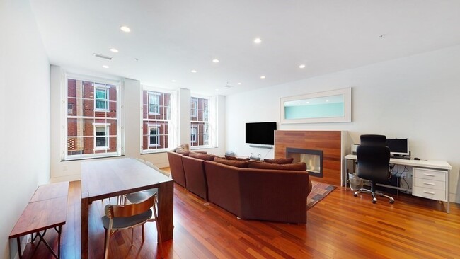 Building Photo - 49 N Margin St