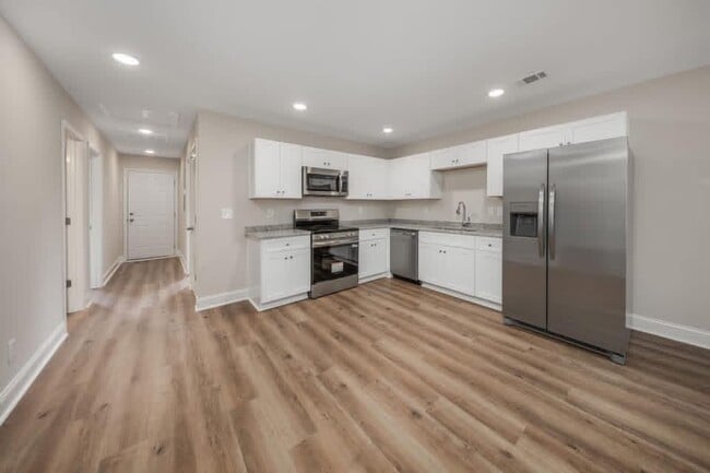 Building Photo - 212 Tabor Dr
