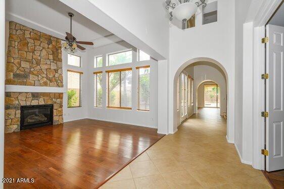 Building Photo - 2407 E Glacier Pl