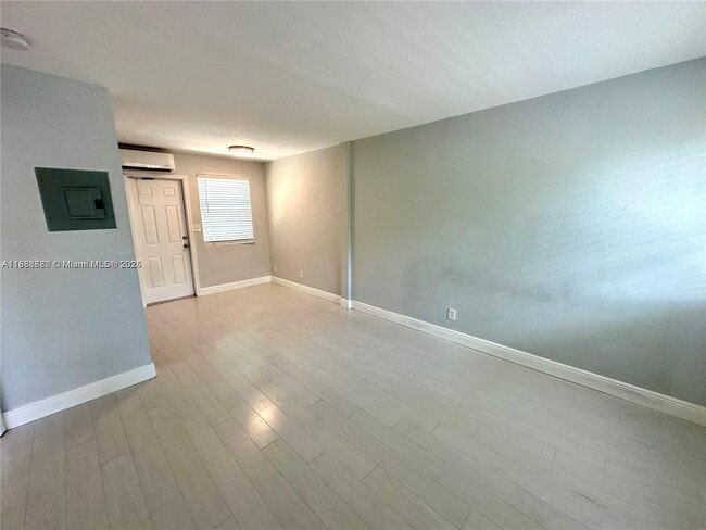 Foto del edificio - 1201 NE 5th Ave