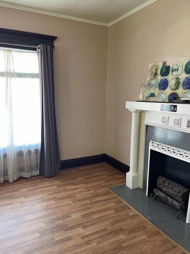 Foto del edificio - 420-422 Douglas Street