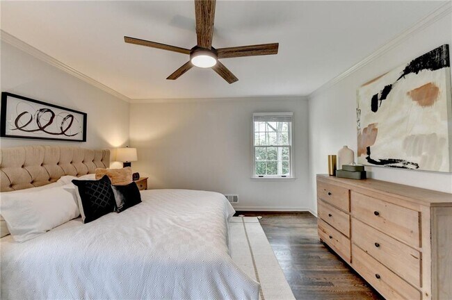Foto del edificio - 1450 Cedarhurst Dr